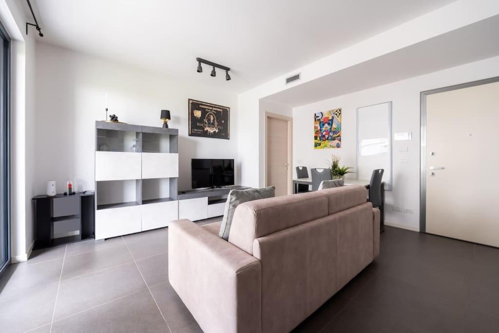 We Home - Uptown74 Bloom Apartment - Milano المظهر الخارجي الصورة